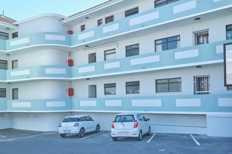 1 Bedroom Property for Sale in Sea Point Western Cape
